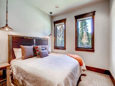 Four Bedroom Upscale Ski Home Perfect for Entertaining